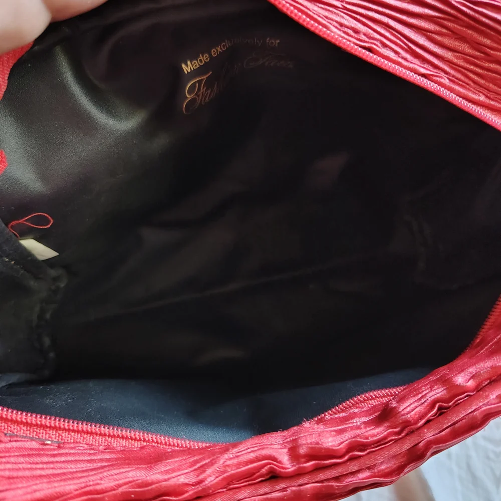 Exclusive Fashion Fair‎ Red Cosmetic Pouch